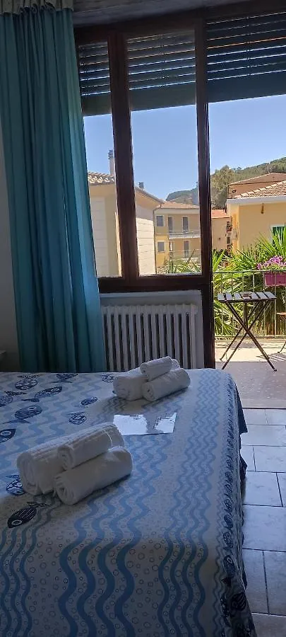 Hotel Villa Italia B&B Porto Azzurro 2*,